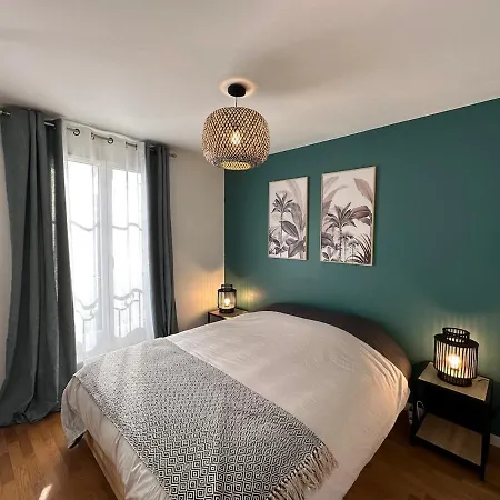 L'escale Du Trianon Apartment