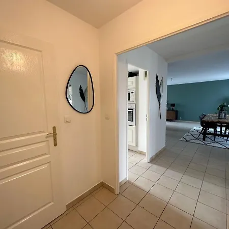 L'escale Du Trianon Apartment